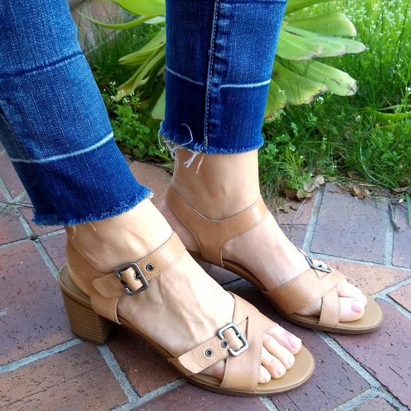 Tara M. Shoes - Tara M Iris Tan Neutral Block Heel Sandals 9